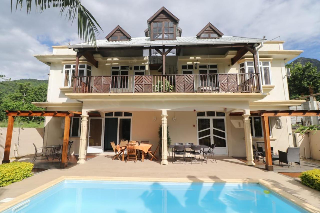 Isola Bella Luxury Villa La Gaulette Exterior photo